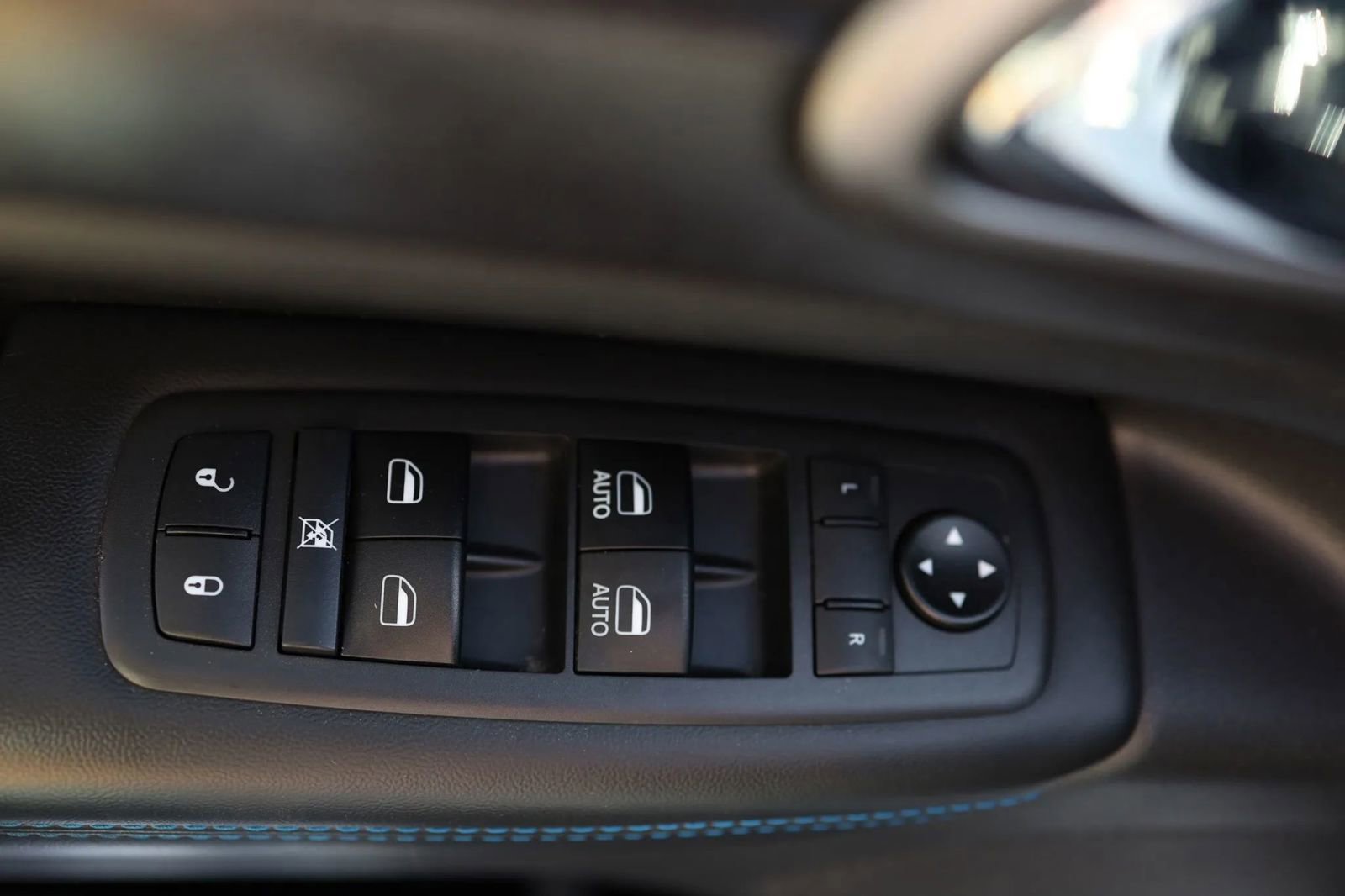 Used 2018 Jeep Grand Cherokee Laredo image 11