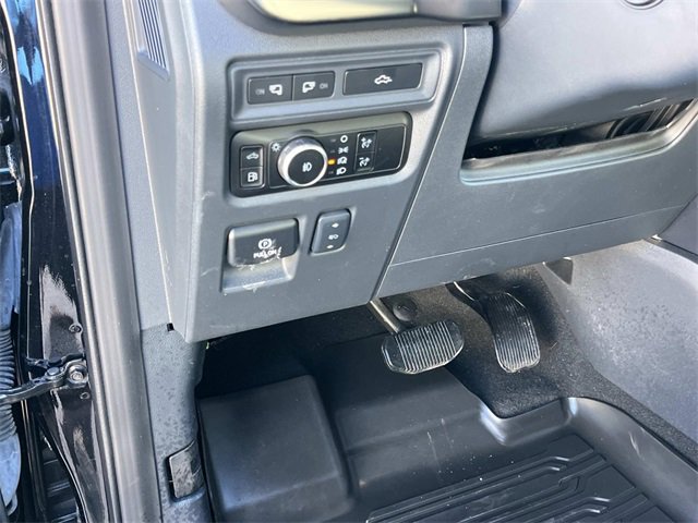 Used 2023 Ford F150 Lariat w/ Equipment Group 502A High image 30