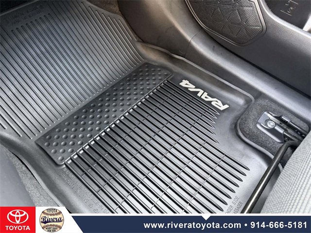 Used 2022 Toyota RAV4 LE image 20