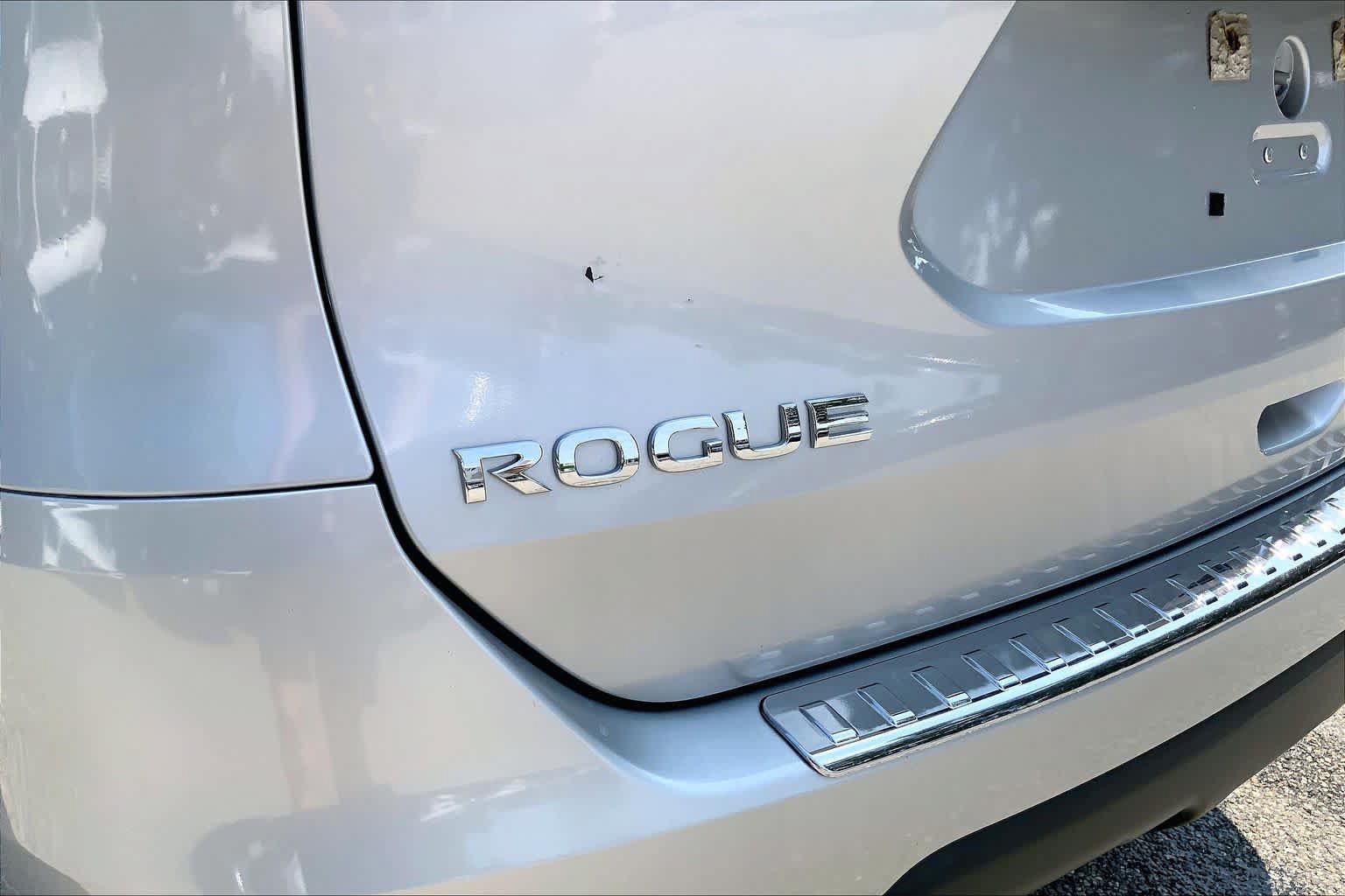 Used 2015 Nissan Rogue SL AWD/4WD image 10