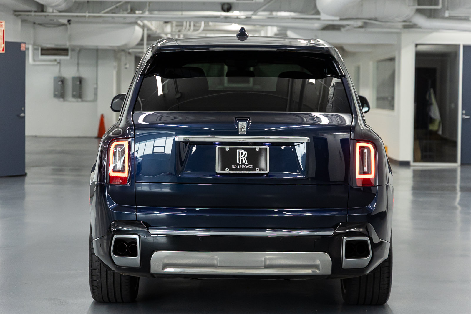Certified 2025 Rolls-Royce Cullinan AWD/4WD image 5