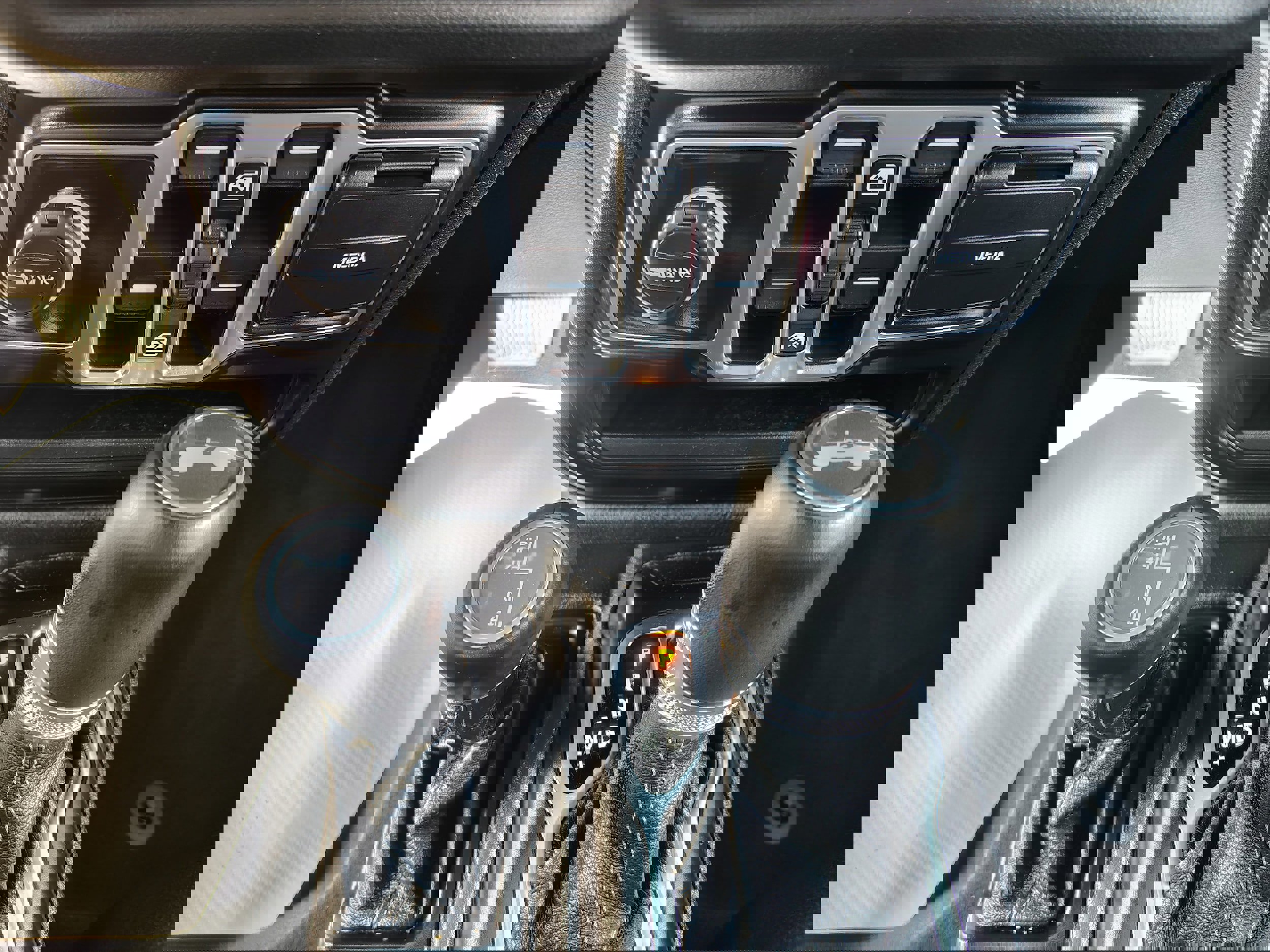 Certified 2024 Jeep Wrangler Sahara w/ Technology Group image 30