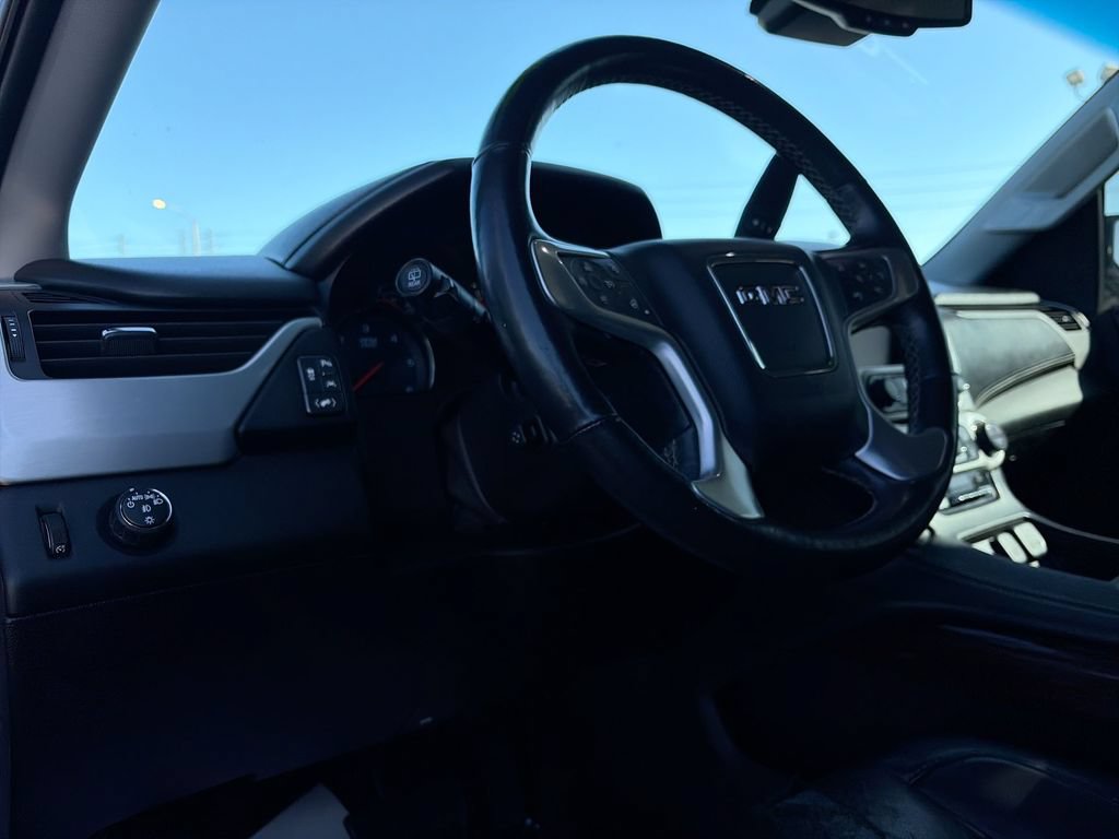 Used 2016 GMC Yukon XL SLT w/ Open Road Package RWD image 17
