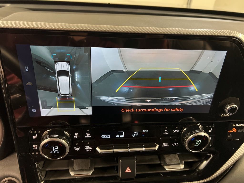 Used 2024 Toyota Highlander Platinum image 12