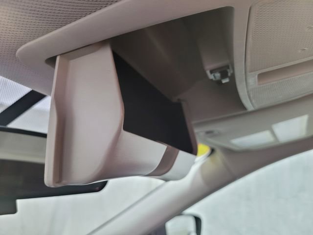 Used 2017 Nissan Rogue SV image 40