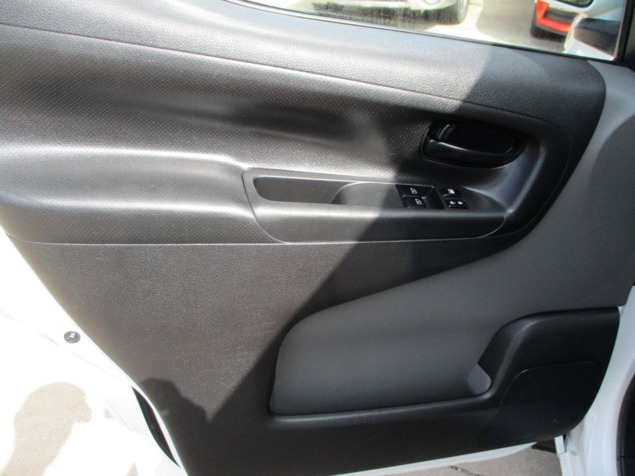 Used 2015 Nissan NV200 SV w/ Back Door Glass Package FWD image 11