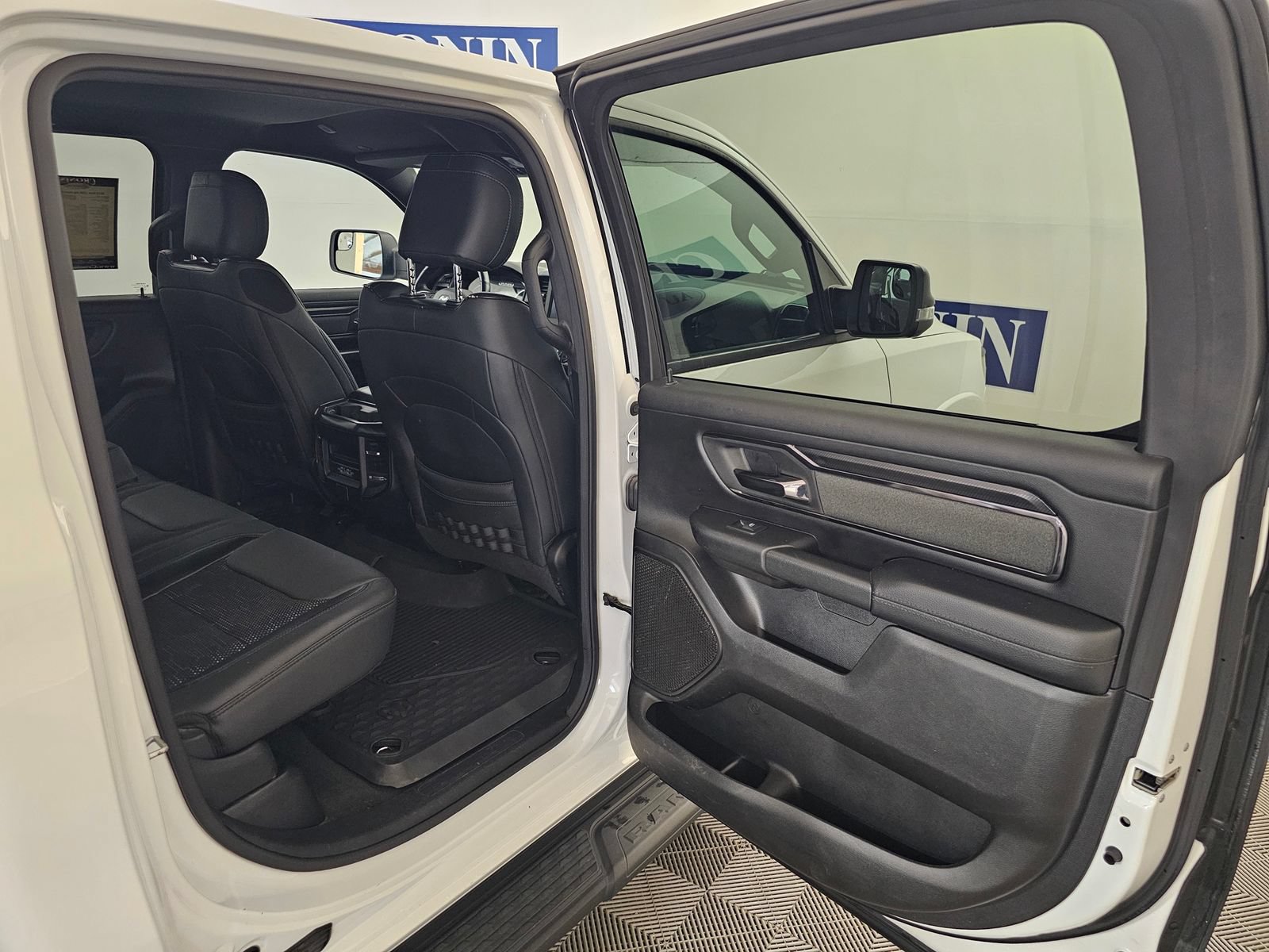 Used 2023 RAM 1500 Big Horn AWD/4WD image 20