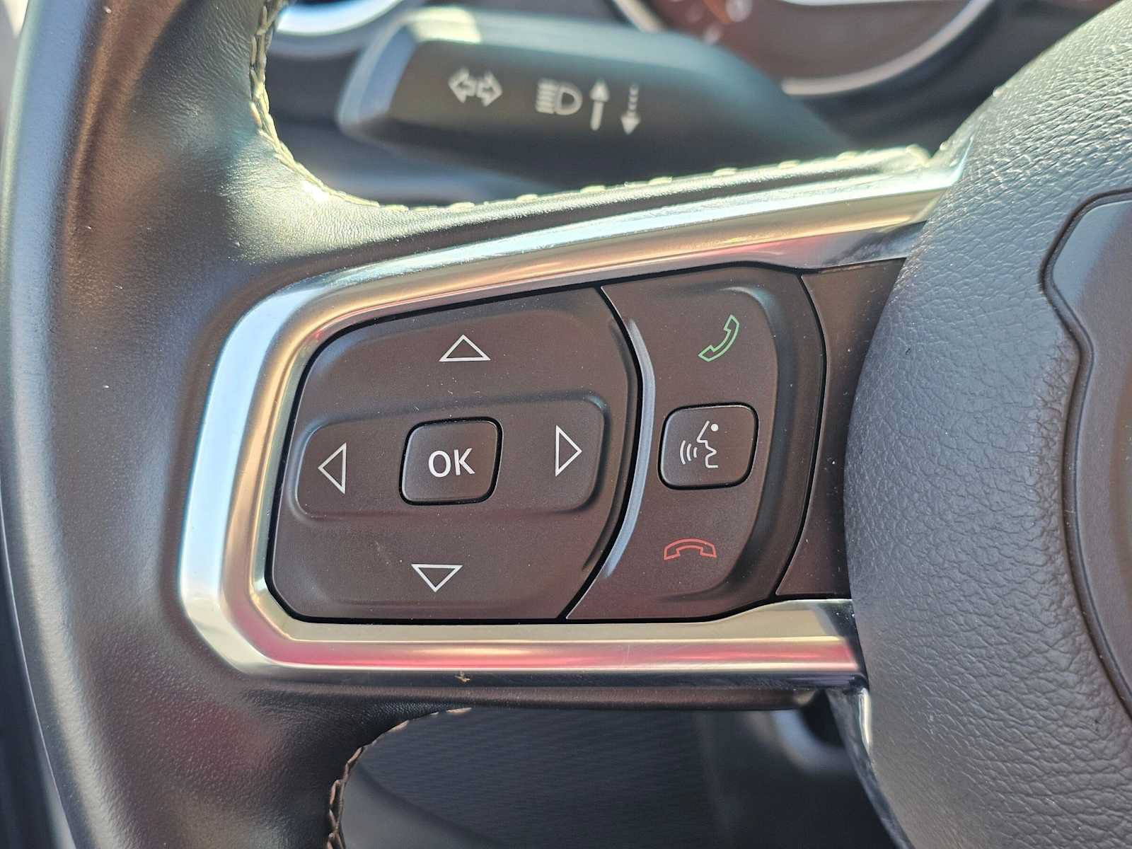 Used 2019 Jeep Wrangler Unlimited Sahara AWD/4WD image 28