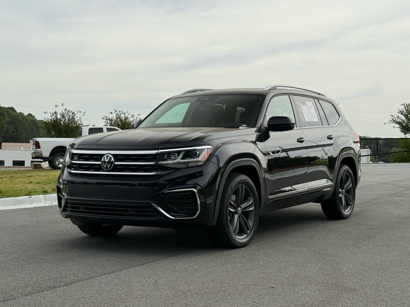 Used 2022 Volkswagen Atlas SEL R-Line AWD/4WD image 1