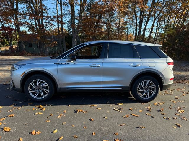 Used 2023 Lincoln Corsair AWD w/ Equipment Group 101A image 2