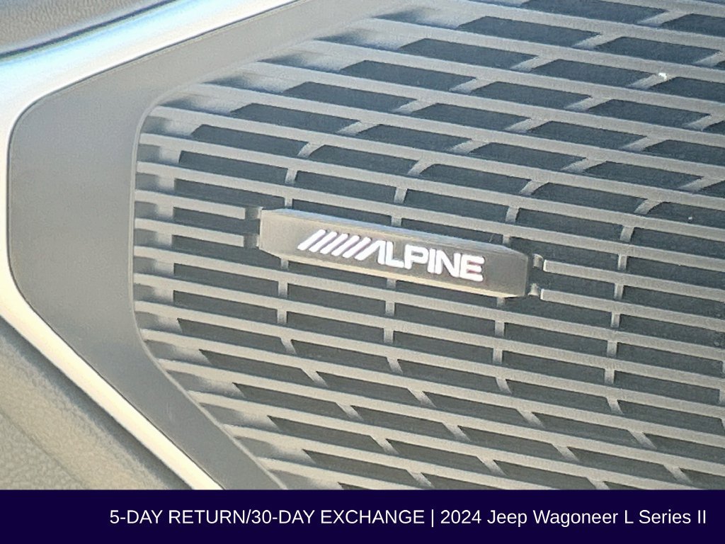 Used 2024 Jeep Wagoneer L Series II AWD/4WD image 24