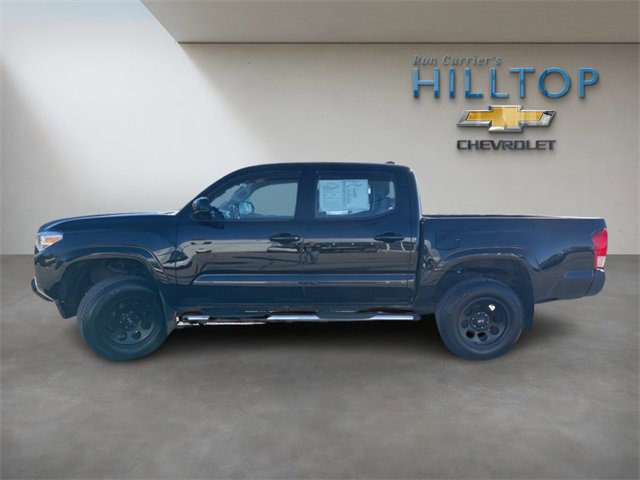 Used 2017 Toyota Tacoma SR image 10