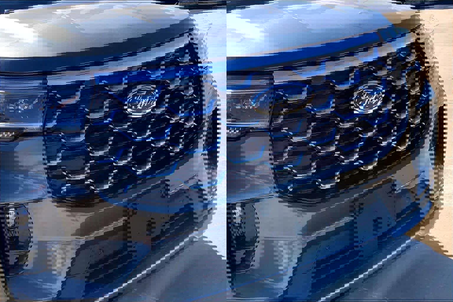 Used 2025 Ford Explorer Platinum w/ LUX Leather Package image 28