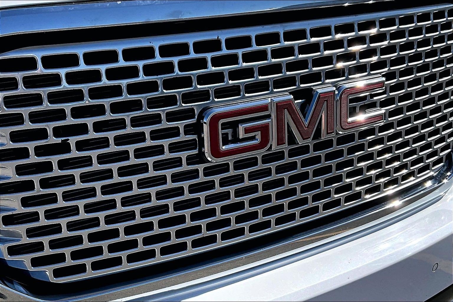 Used 2016 GMC Yukon Denali w/ Open Road Package AWD/4WD image 30