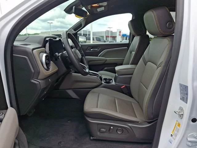 Used 2025 Chevrolet Colorado ZR2 AWD/4WD image 13