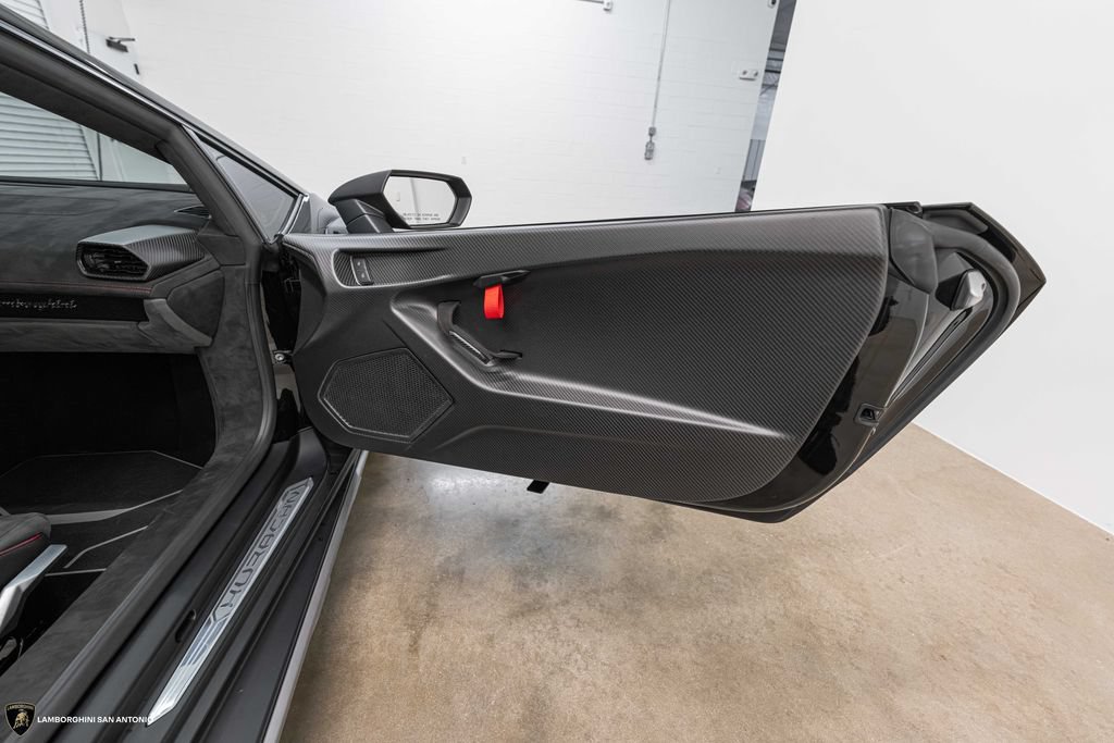 Used 2023 Lamborghini Huracan Sterrato AWD/4WD image 26