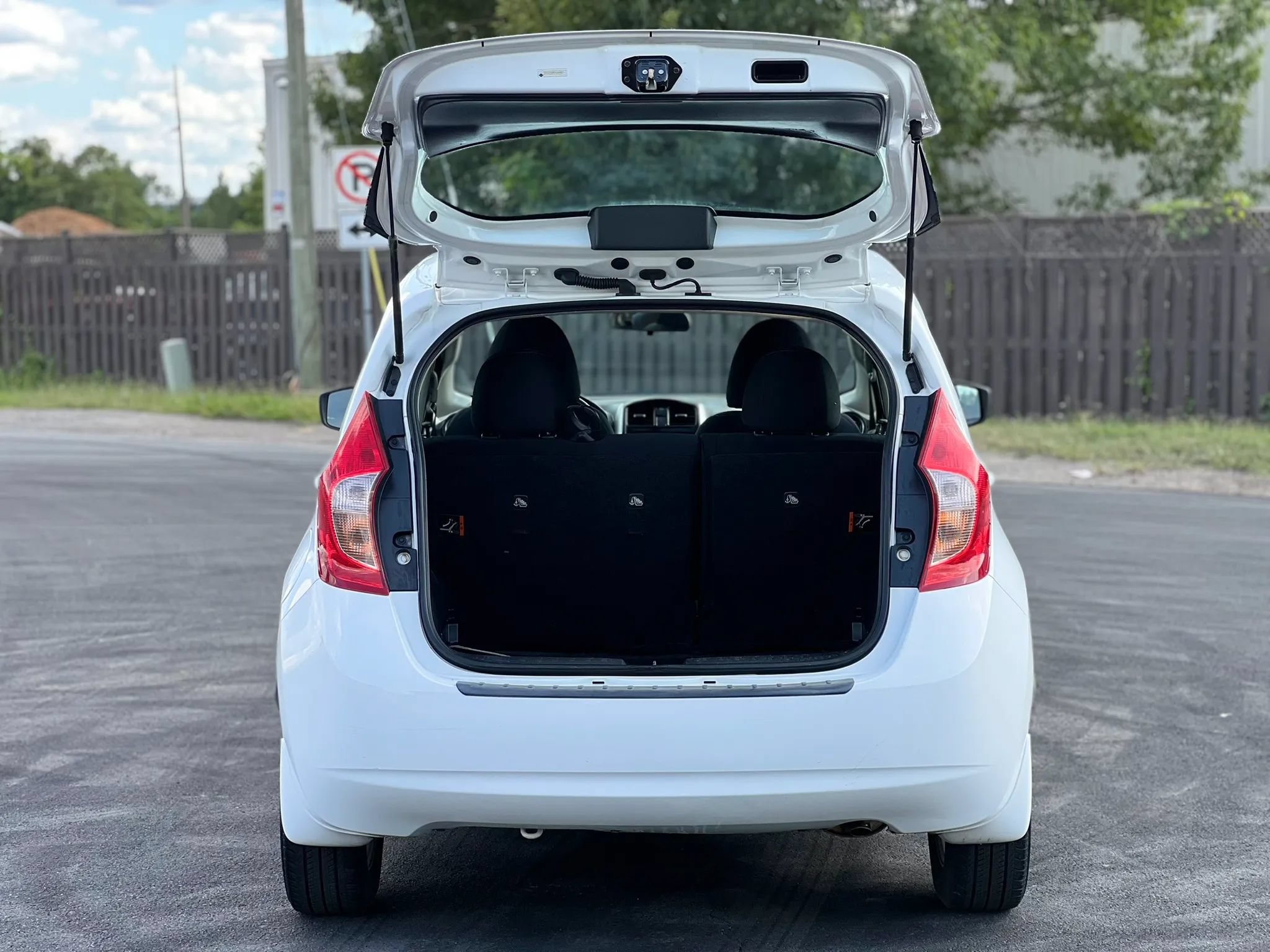 Used 2015 Nissan Versa Note SV w/ SV Appearance Package FWD image 37