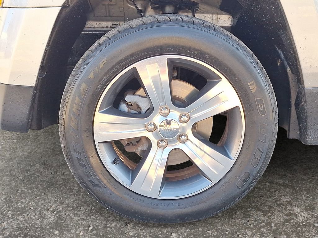 Used 2016 Jeep Patriot High Altitude AWD/4WD image 9