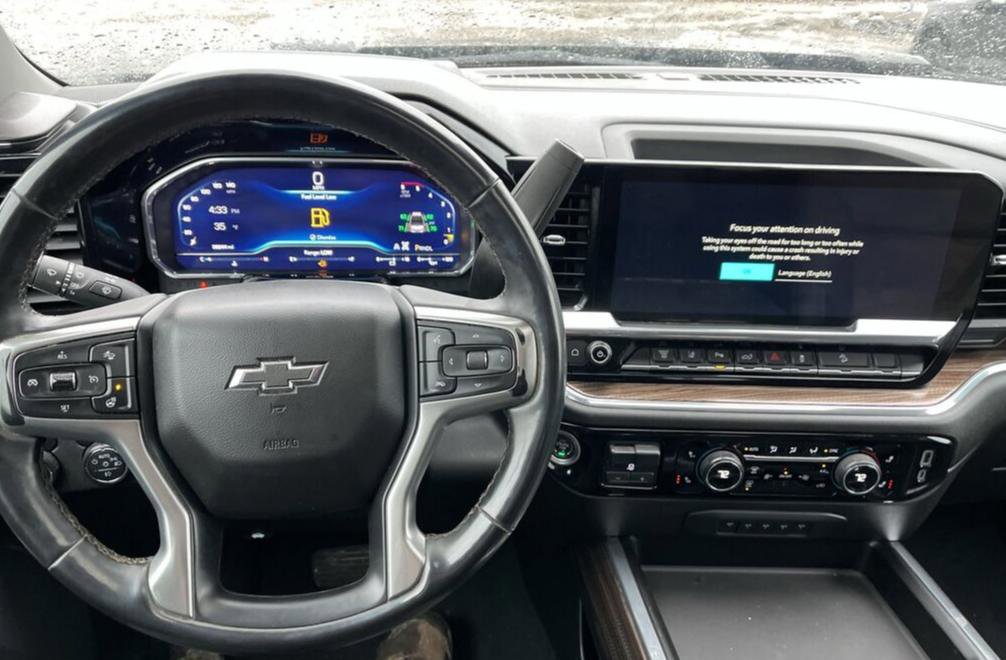 Used 2024 Chevrolet Silverado 2500 LT w/ Midnight Edition image 9