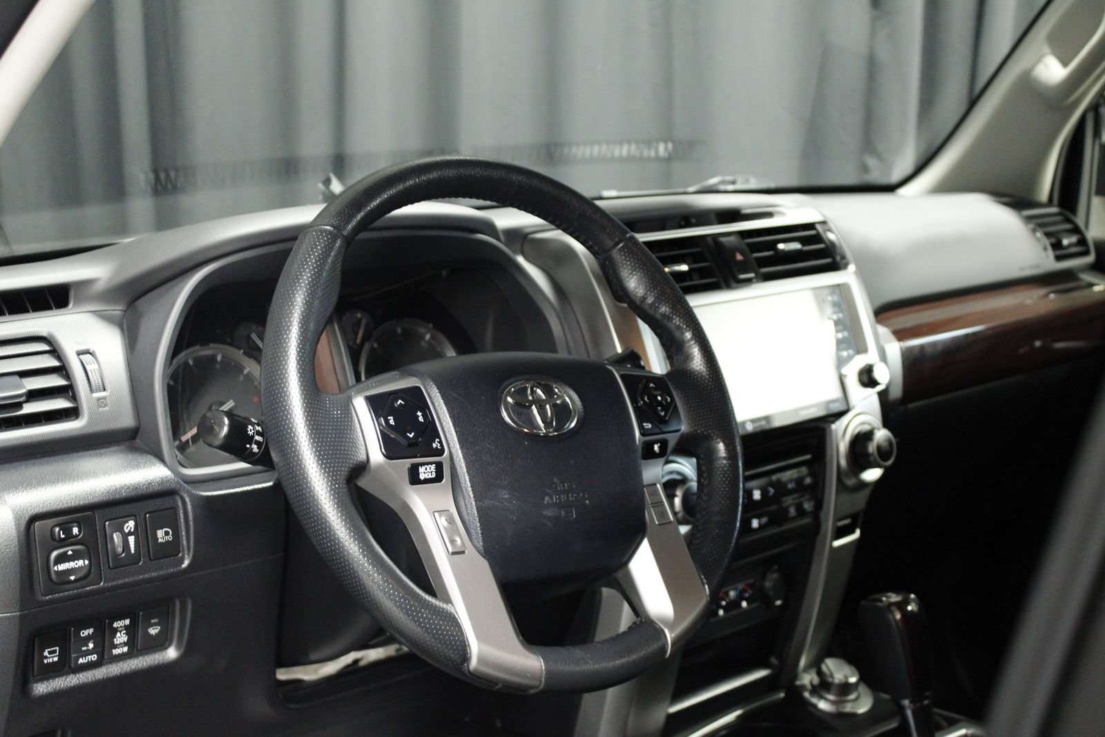 Used 2023 Toyota 4Runner Limited AWD/4WD image 31