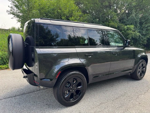 New 2026 Land Rover Defender 110 X-Dynamic SE AWD/4WD image 5