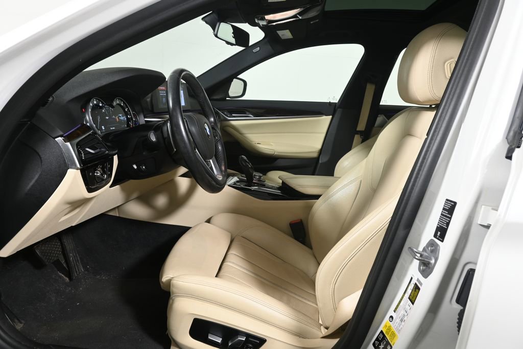 Used 2018 BMW 530i xDrive AWD/4WD image 3