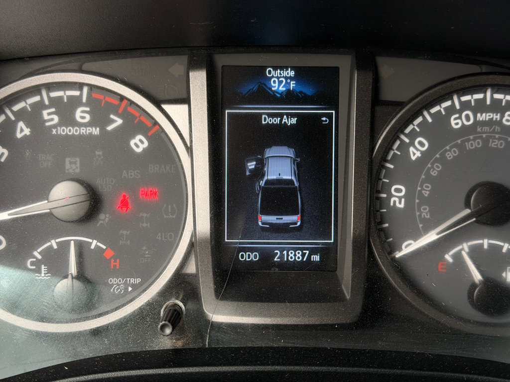 Used 2023 Toyota Tacoma TRD Sport w/ Technology Package AWD/4WD image 10