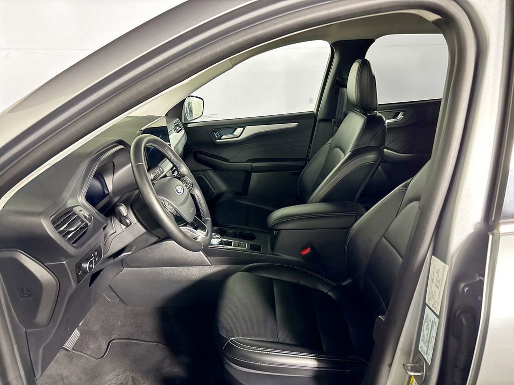 Used 2024 Ford Escape Platinum AWD/4WD image 11