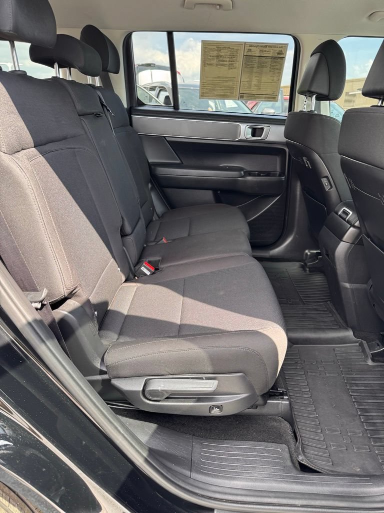 Used 2025 Hyundai Santa Fe SE FWD image 12