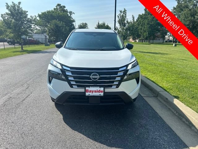 Used 2024 Nissan Rogue S AWD/4WD image 4