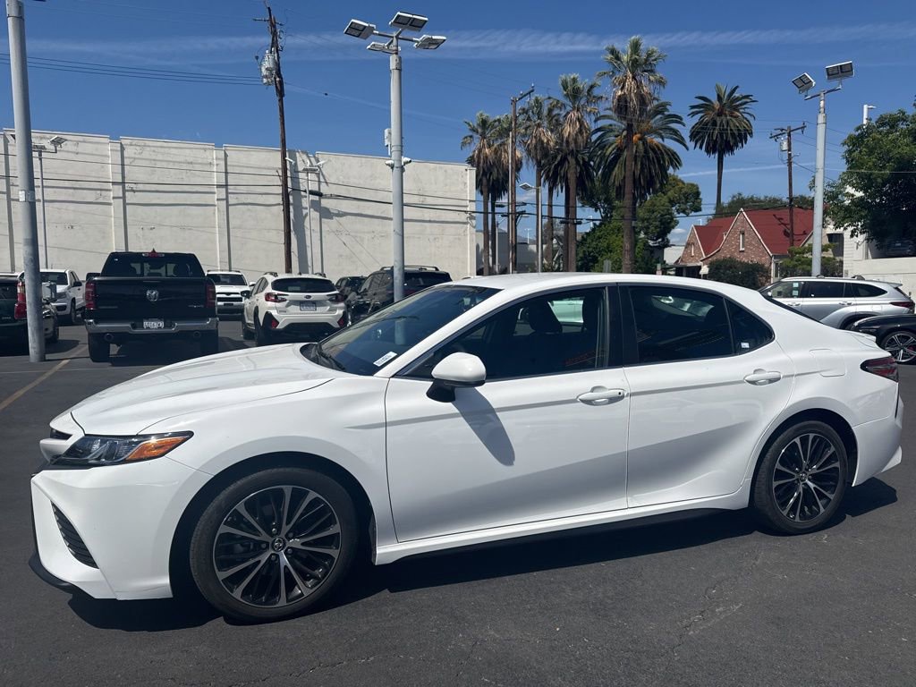 Used 2018 Toyota Camry SE FWD image 9