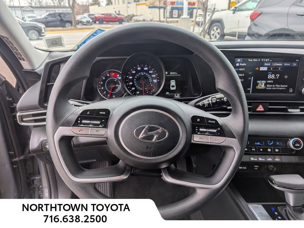 Used 2023 Hyundai Elantra SEL FWD image 8