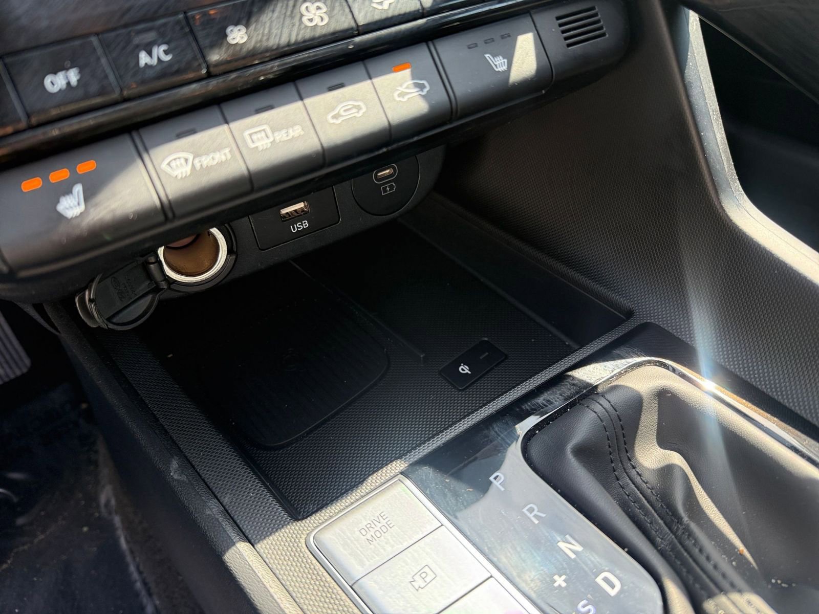 Used 2025 Hyundai Elantra SEL image 31