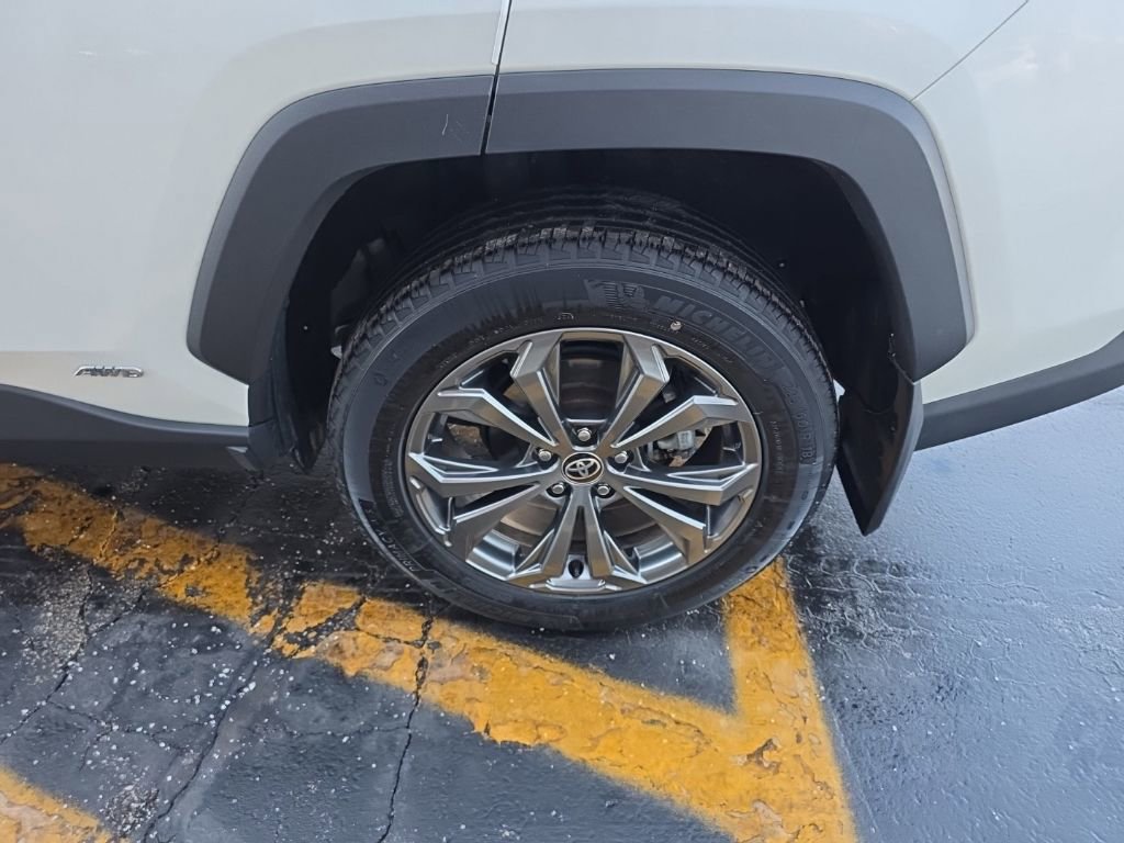 Used 2022 Toyota RAV4 Limited image 12