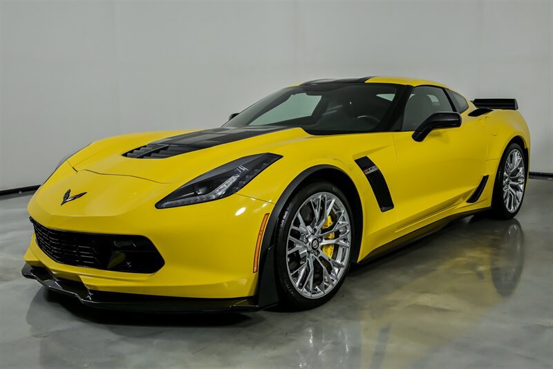 Used 2018 Chevrolet Corvette Z06 RWD image 6