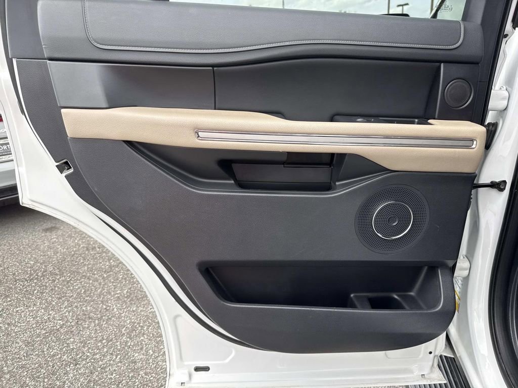 Used 2024 Ford Expedition Limited image 14