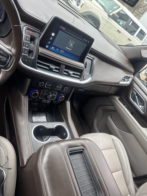 Used 2022 Chevrolet Suburban LT AWD/4WD image 39