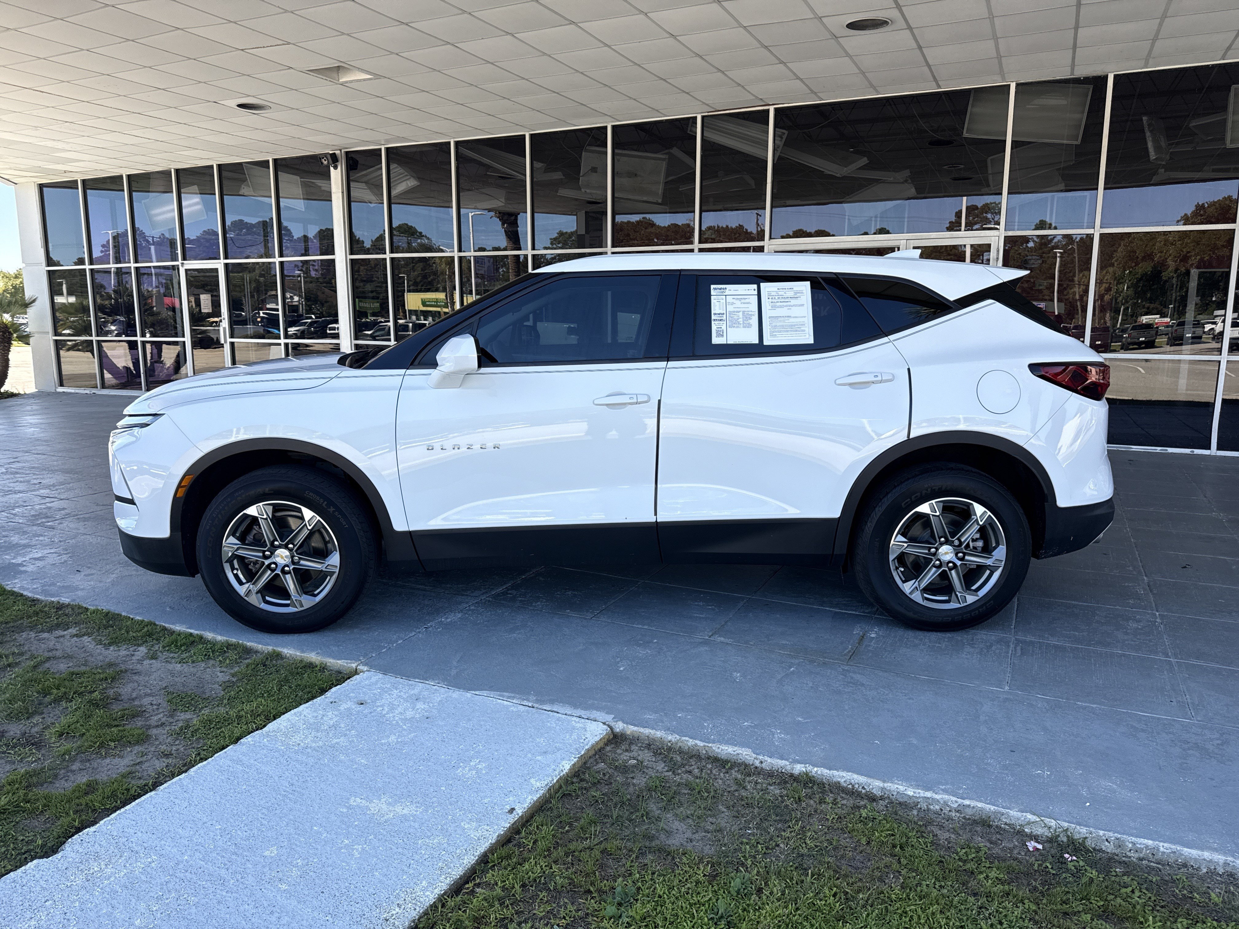 Used 2024 Chevrolet Blazer LT FWD image 6