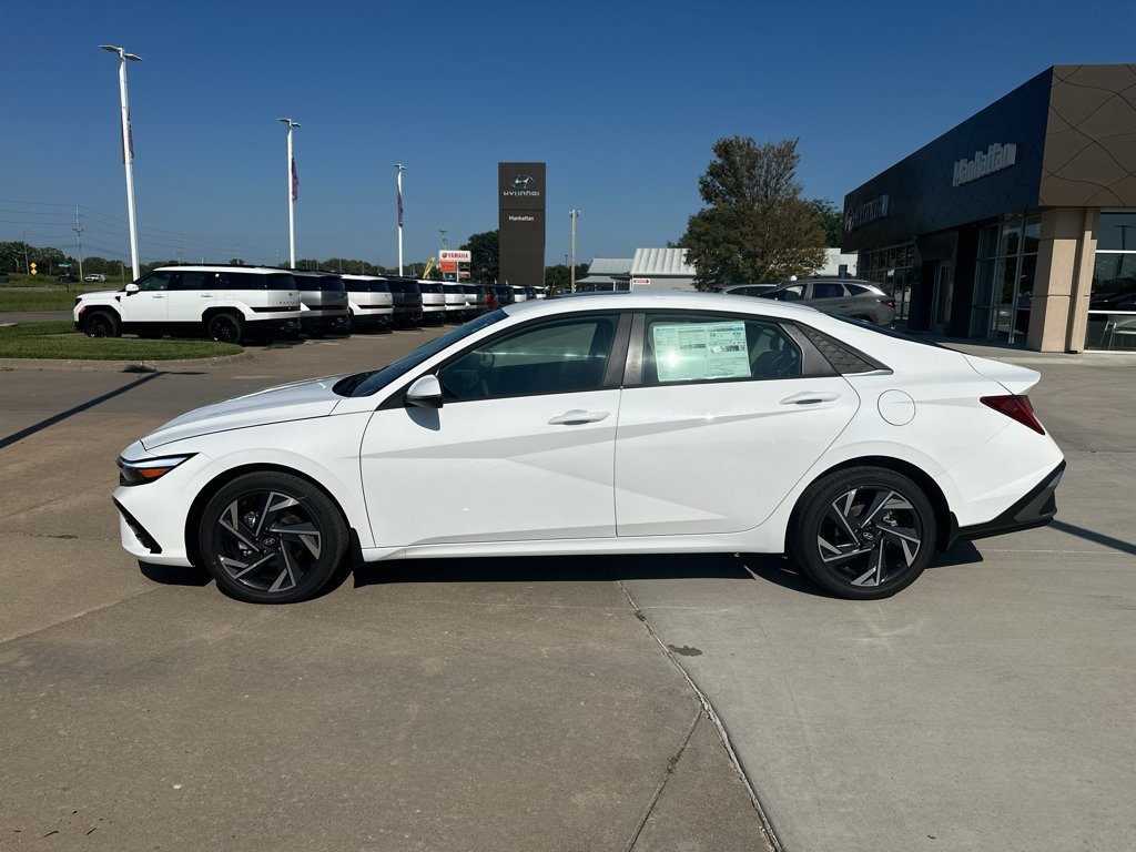 New 2026 Hyundai Elantra Limited FWD image 9