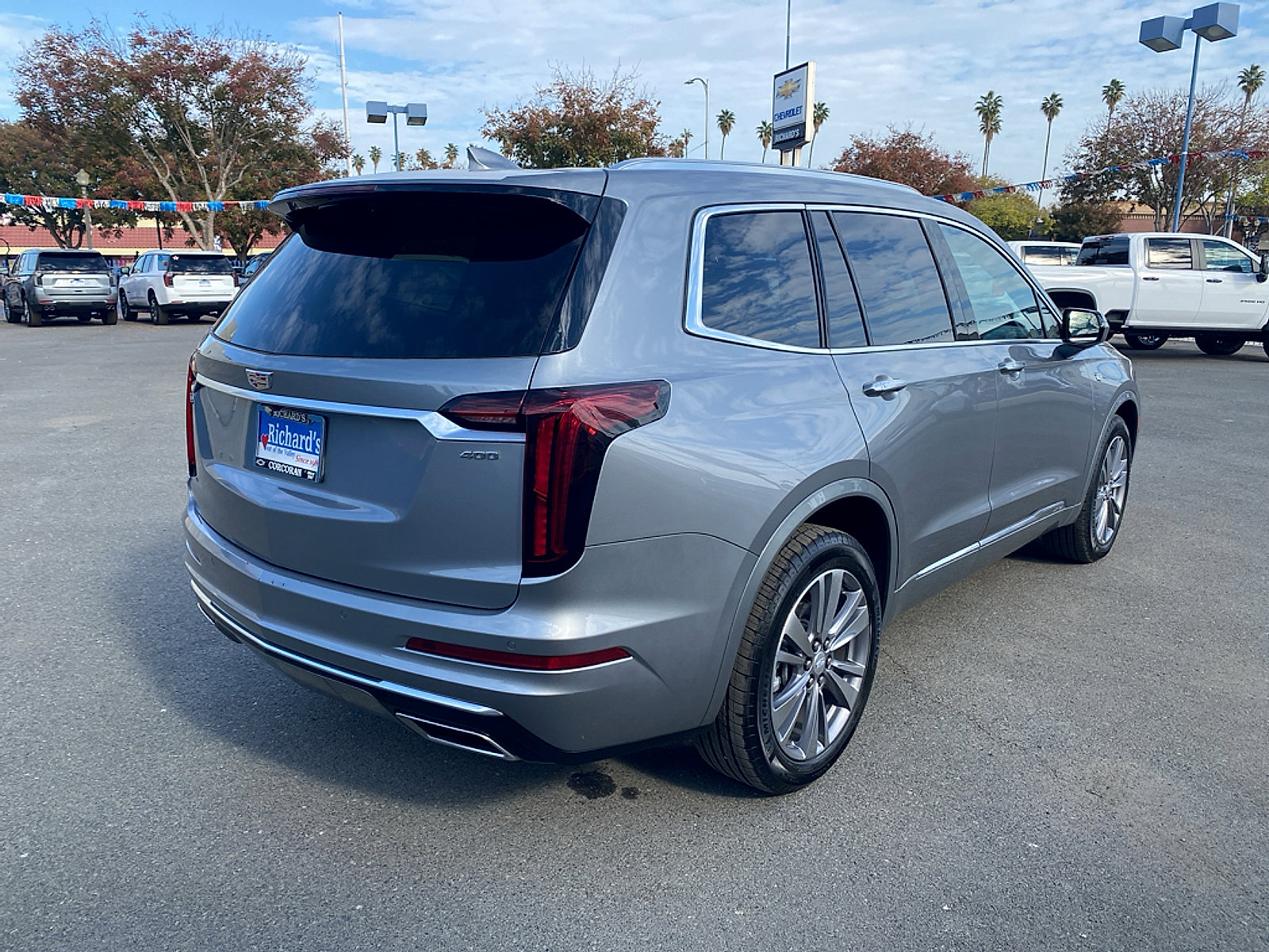 Used 2025 Cadillac XT6 Premium Luxury FWD image 6