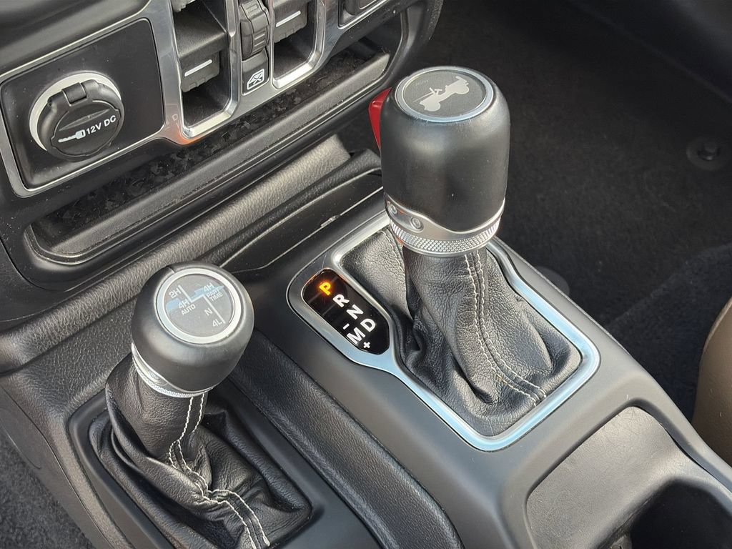 Used 2021 Jeep Wrangler Unlimited Sahara w/ Cold Weather Group AWD/4WD image 23