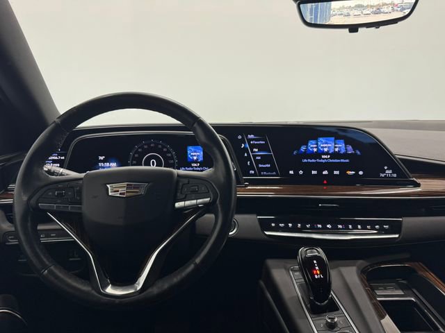 Used 2022 Cadillac Escalade Premium Luxury image 3