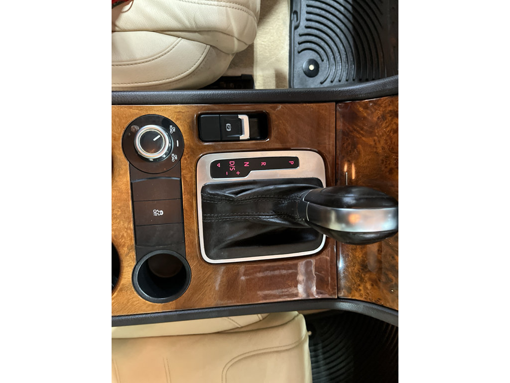 Used 2013 Volkswagen Touareg VR6 AWD/4WD image 12