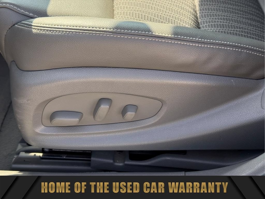 Used 2017 Chevrolet Impala LT FWD image 24