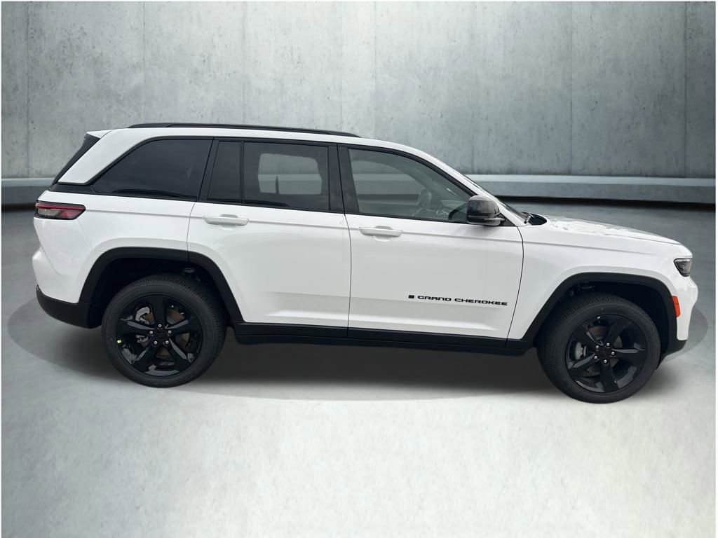 New 2025 Jeep Grand Cherokee Altitude AWD/4WD image 6