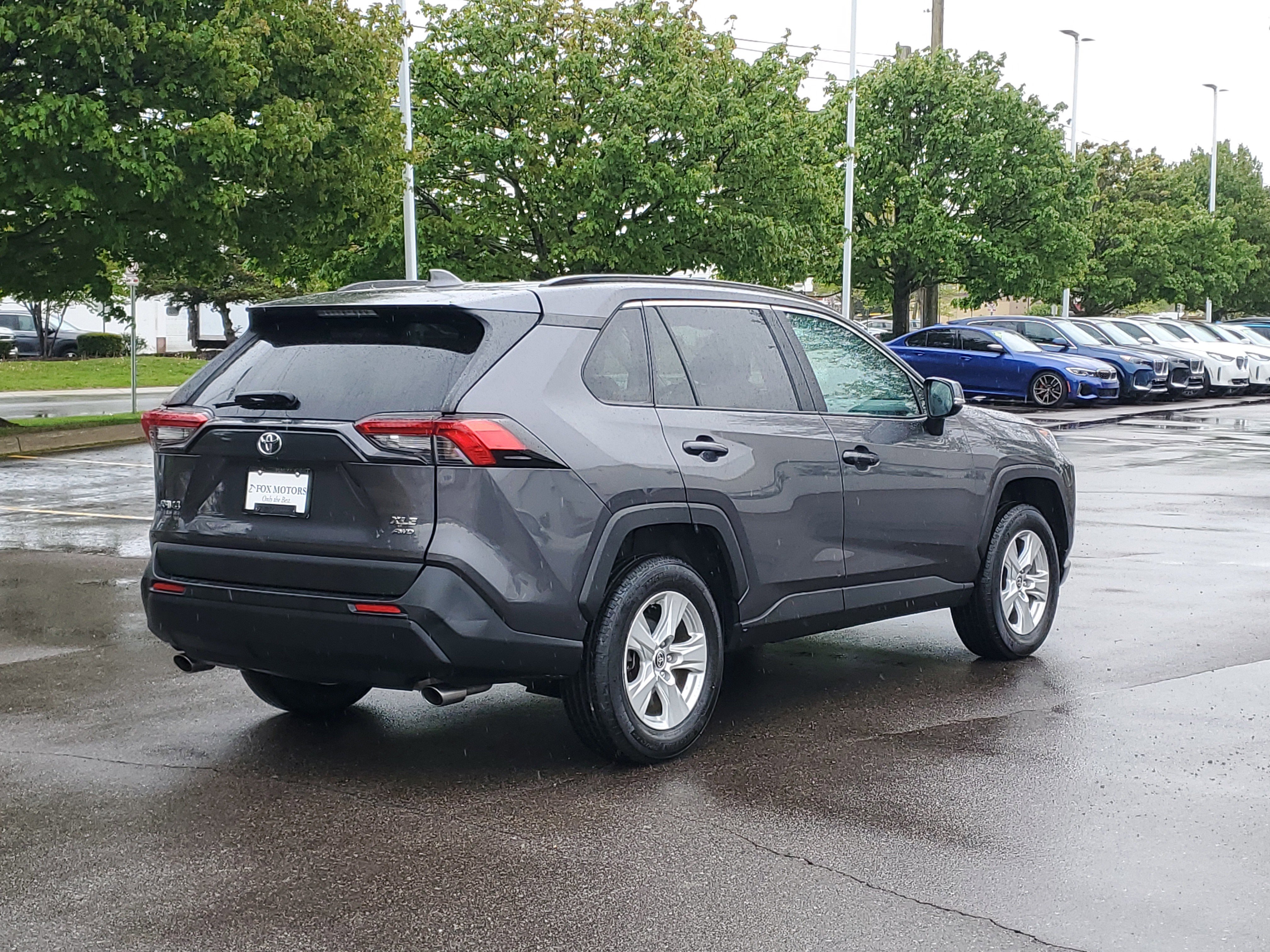 Used 2021 Toyota RAV4 XLE AWD/4WD image 3