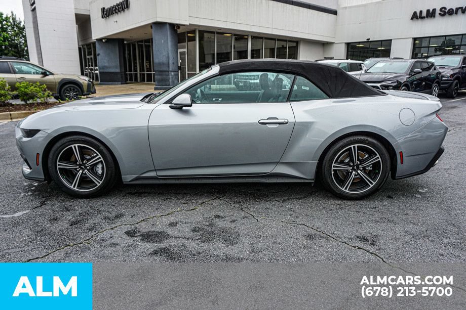 Used 2025 Ford Mustang Premium RWD image 7