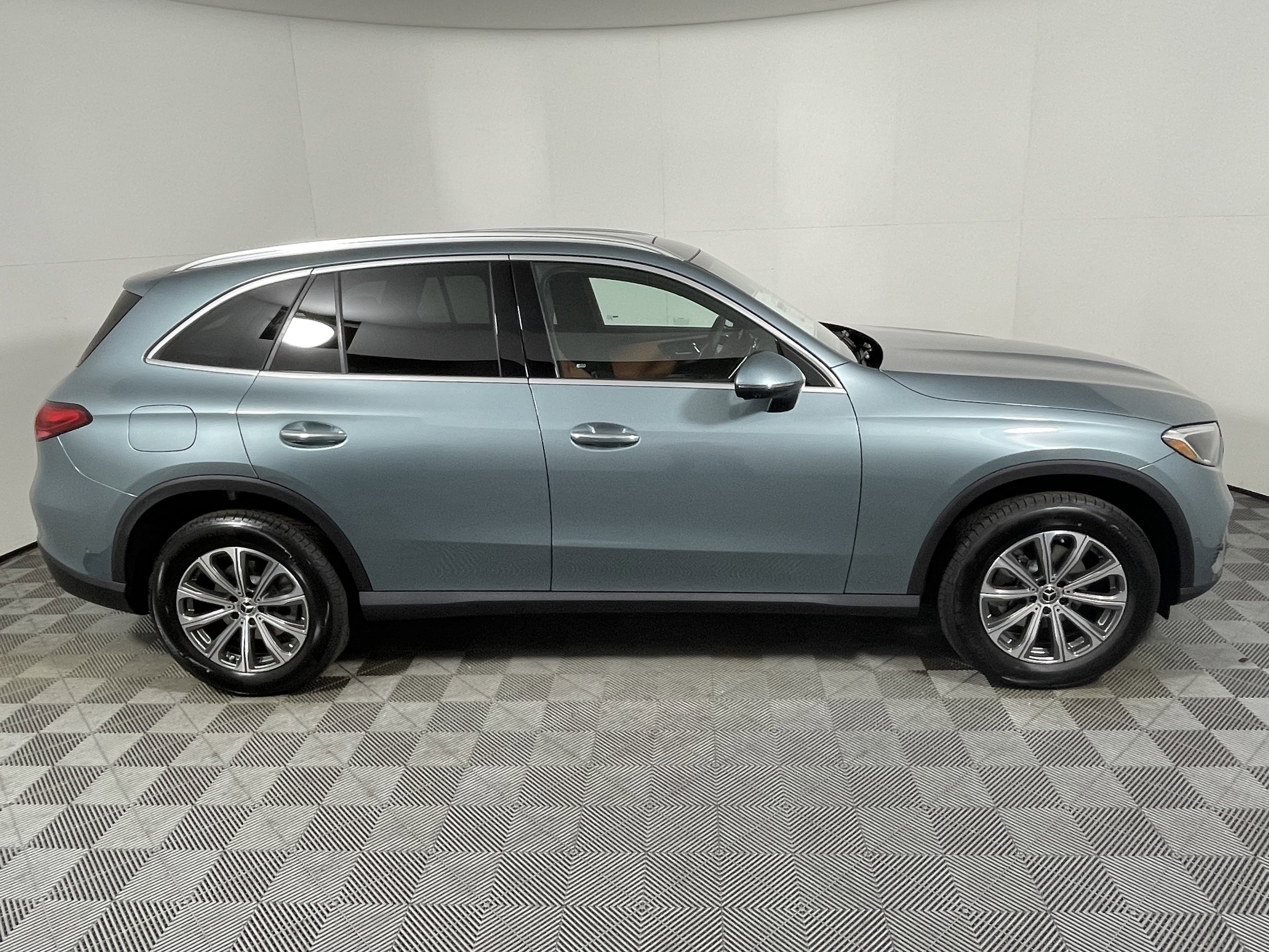 New 2026 Mercedes-Benz GLC 300 image 6