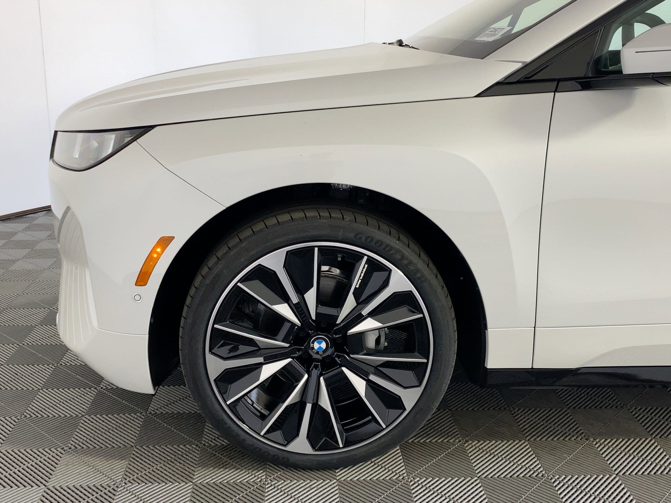 New 2026 BMW iX xDrive60 w/ Executive Package image 9