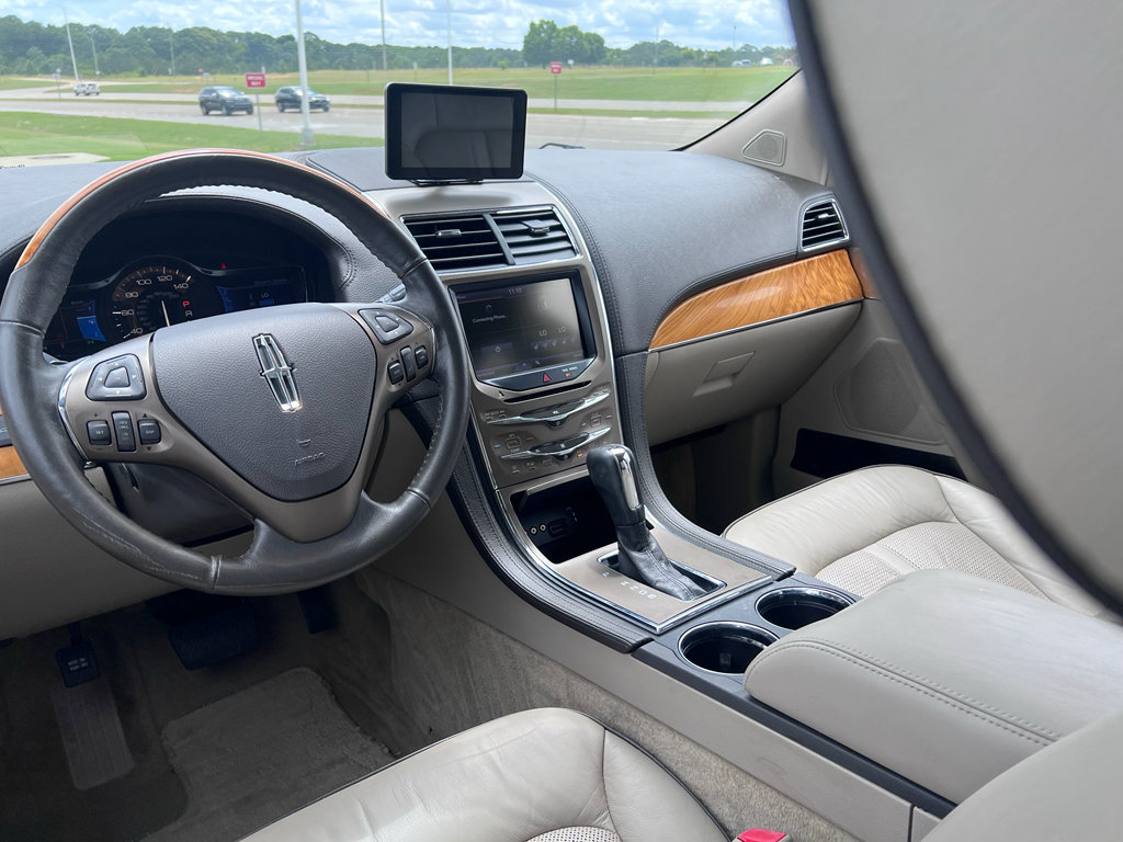 Used 2013 Lincoln MKX FWD image 15